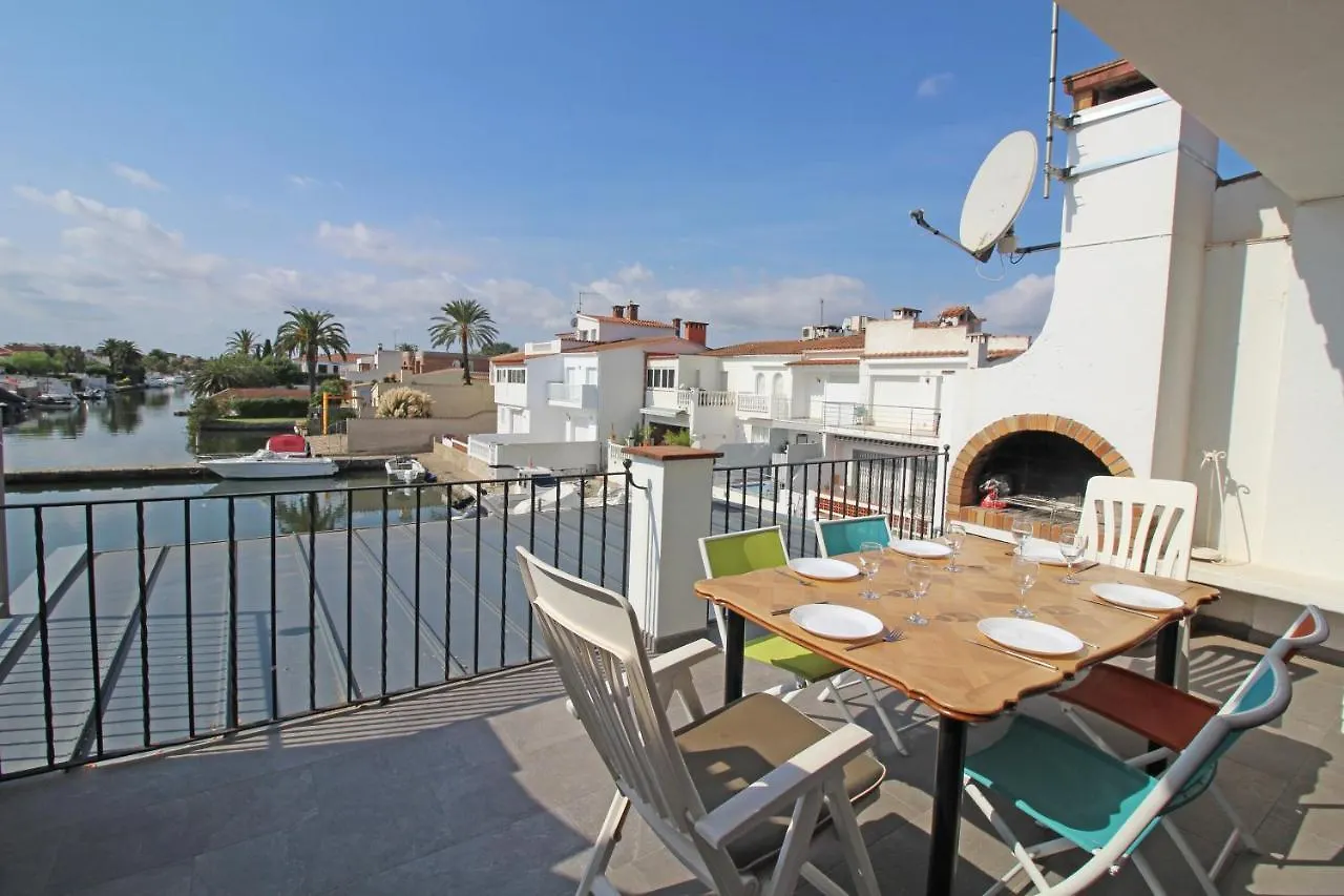 Basic Comfort Apartment Port Segre 0169 Эмпуриабрава