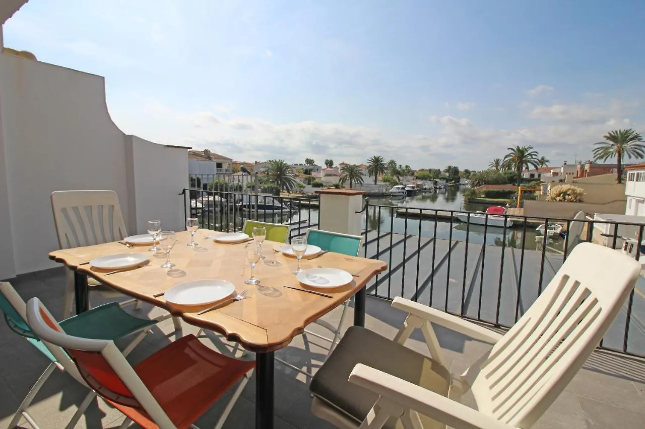 Basic Comfort Apartment Port Segre 0169 Эмпуриабрава